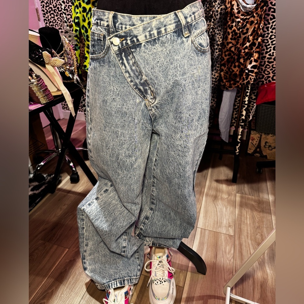 Asymmetrical Jeans
